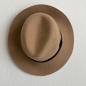 gorgeous felt tan fedora